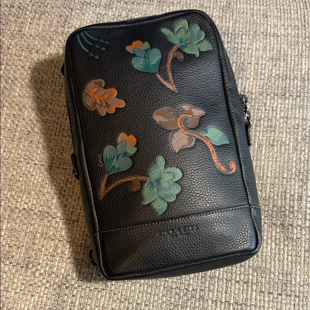 Coach Turner‎ Pack With Dreamy Leaves Print Black Refined Pebble Leather